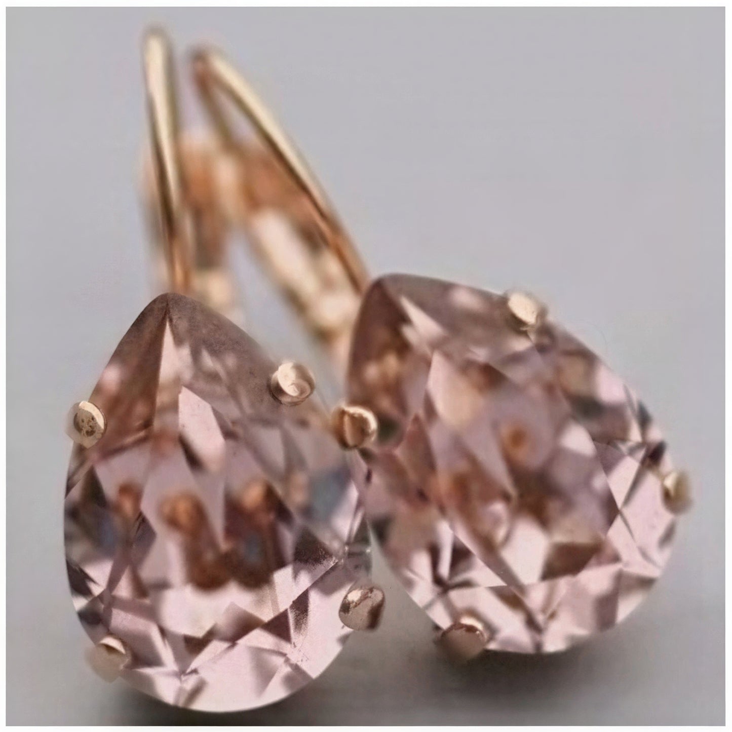 nena-earrings-droplet