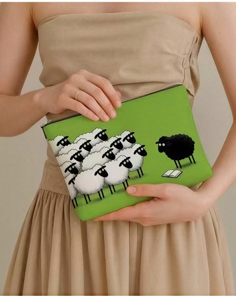 nena-pouch-sheep