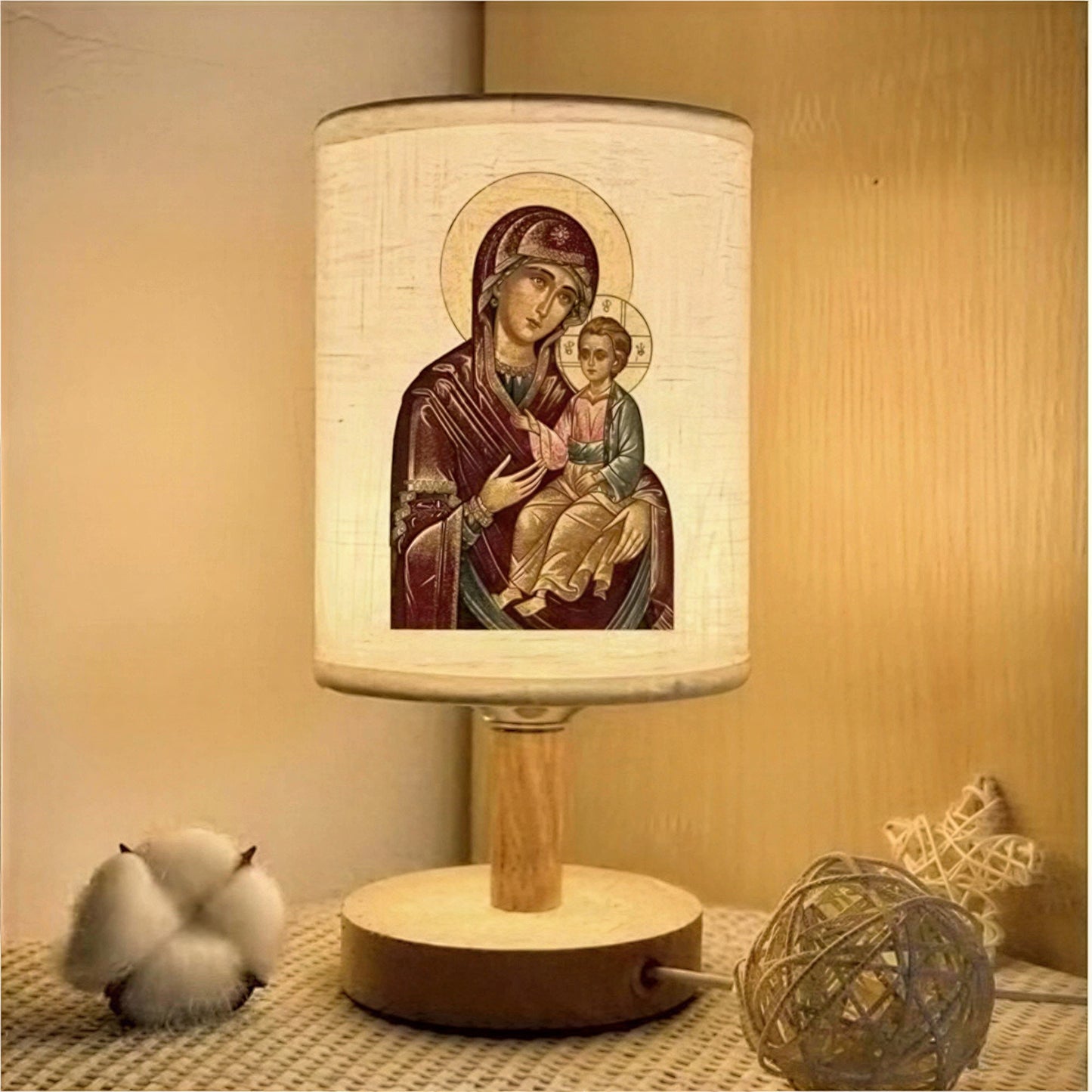 nena-lamp-lady